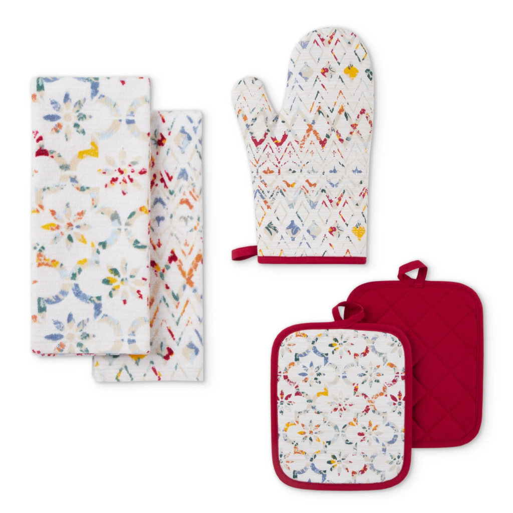 Kitchen Towel and Pot Holder 5 Piece Set Just $4